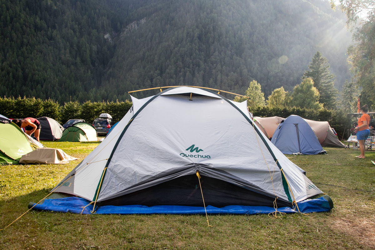 quechua-tende-campeggio-041gsy-1.jpg Tenda Quecha QuickHiker Fresh and Black: Recensione Completa - immagine 1