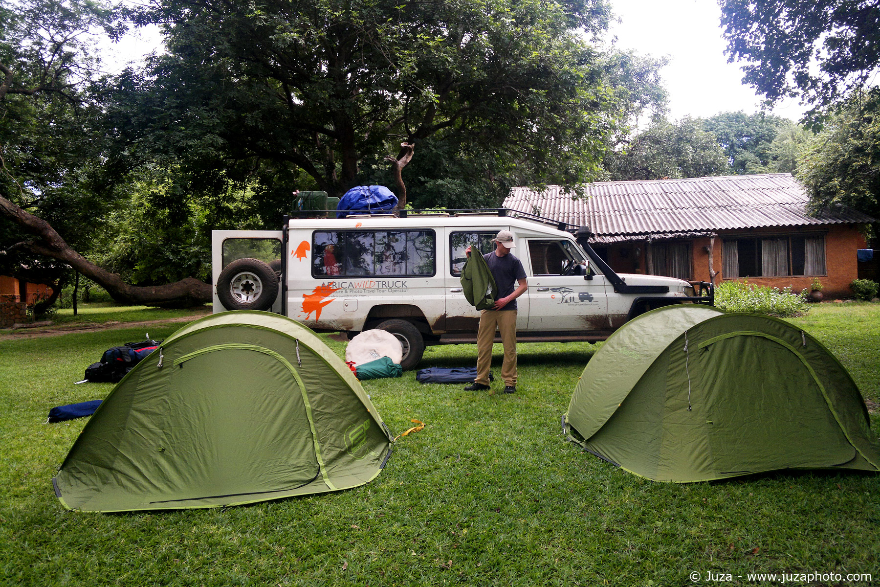 tenda-2-seconds-3-posti-496lfj-1.jpg Tenda Quechua 2 Seconds (3 posti) | JuzaPhoto - immagine 1