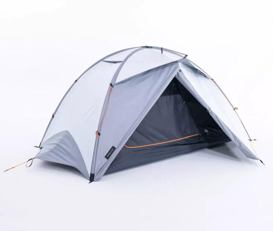 tenda-per-moto-decathlon-443ztn-1.jpg Recensione: Tenda Decathlon Trek500 Fresh&Black per il motoviaggiatore - immagine 1