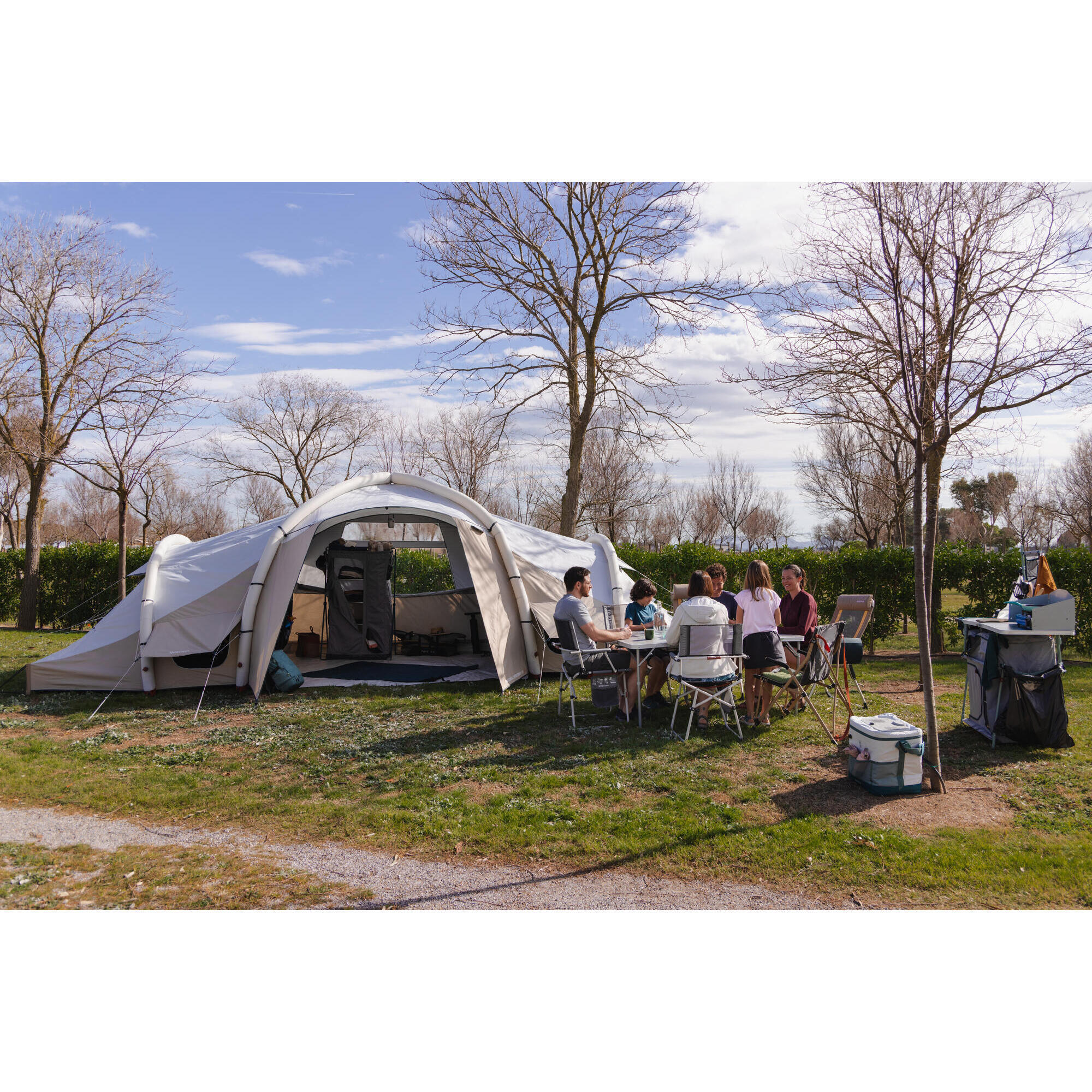 tende-gonfiabili-decathlon-383gup-1.jpg Tenda gonfiabile campeggio AIRSECONDS 8.4 FB | 8 posti 4 camere - immagine 1